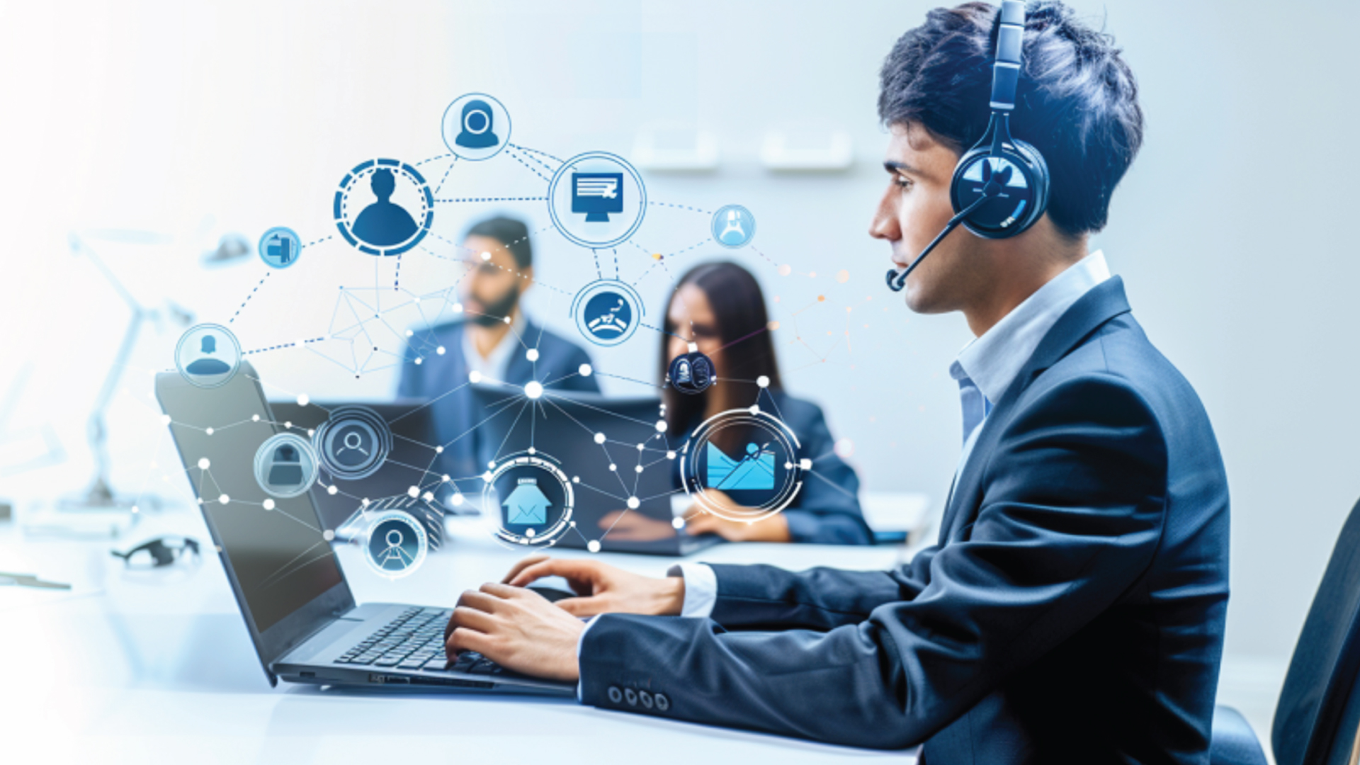 Remote IT - An HR worker interviewing remote workers - iSwerk Remote IT - An HR worker interviewing remote workers - iSwerk